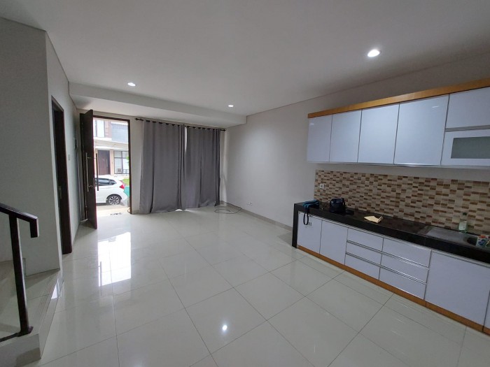 Rumah disewakan di cluster Cosmo Lippo Cikarang